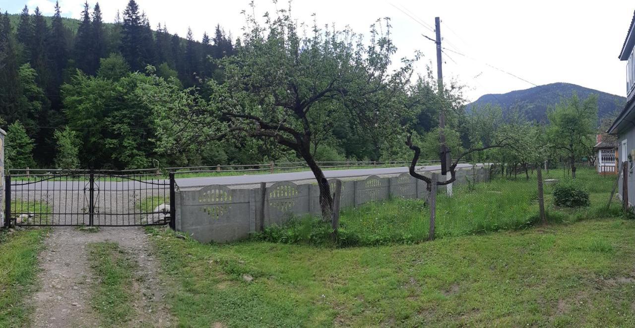 Котедж Під Горою Tatariv Exterior foto